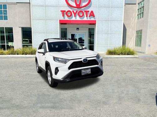 2021 Toyota RAV4 Hybrid XLE