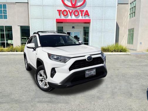 2021 Toyota RAV4 Hybrid XLE