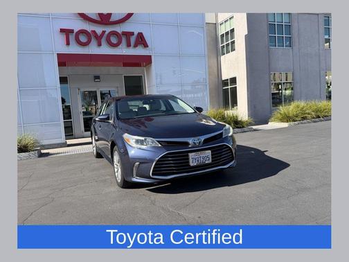 Pearl 2017 Toyota Avalon Hybrid Limited Sedan