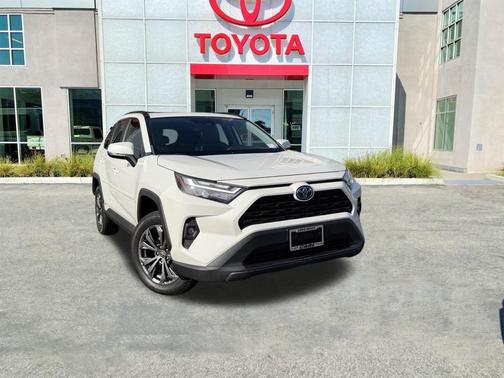 2022 Toyota RAV4 Hybrid XLE Premium