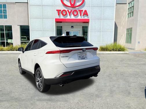 2023 Toyota Venza LE