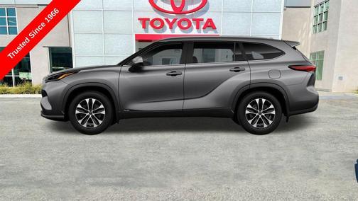 2025 Toyota Highlander Hybrid XLE