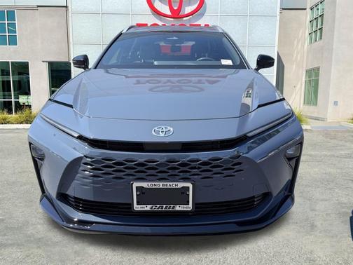 2025 Toyota Crown Signia XLE