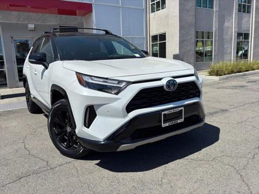 2024 Toyota RAV4 Hybrid SE