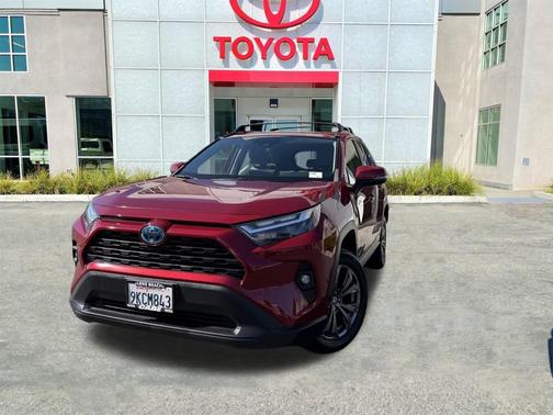 2022 Toyota RAV4 Hybrid XLE Premium