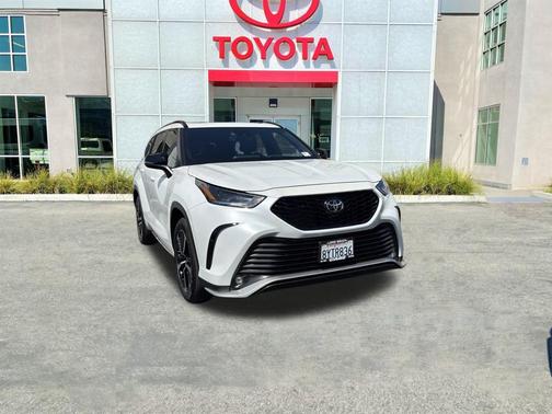 2022 Toyota Highlander XSE