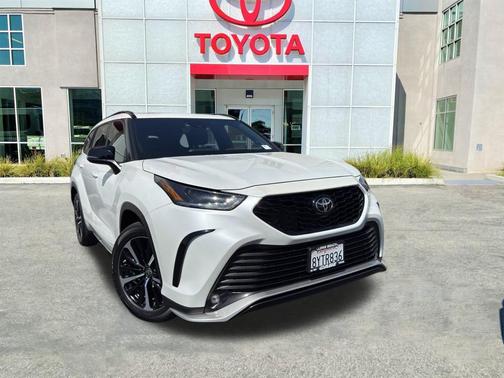2022 Toyota Highlander XSE