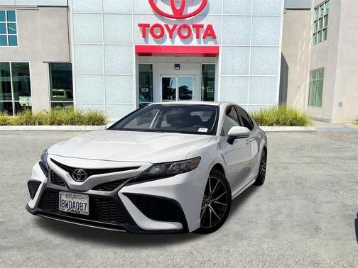 2021 Toyota Camry SE