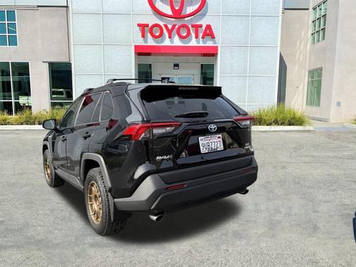 2021 Toyota RAV4 Hybrid XLE Premium
