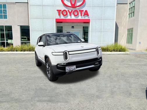 2023 Rivian R1S Adventure