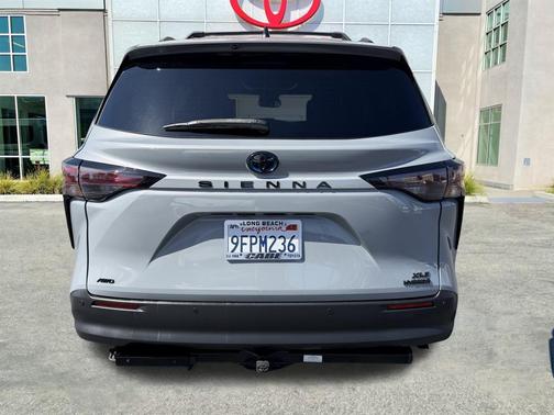 2023 Toyota Sienna Woodland Edition