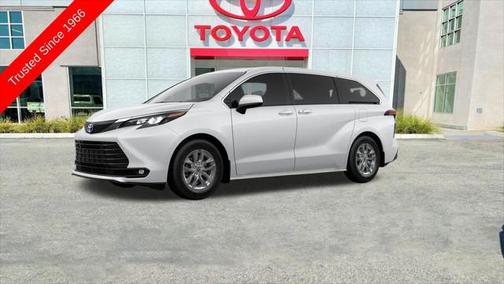2025 Toyota Sienna XLE
