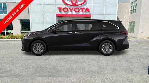 2025 Toyota Sienna XLE