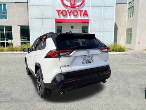 2025 Toyota RAV4 Hybrid SE