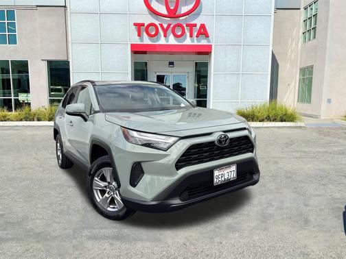 2023 Toyota RAV4 XLE