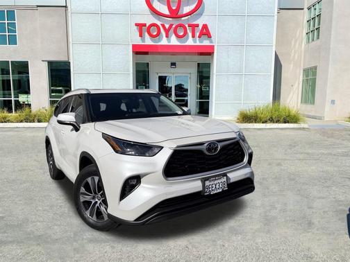 2023 Toyota Highlander XLE