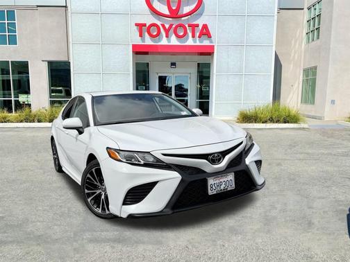 2020 Toyota Camry SE