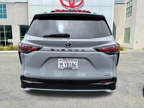 Cement 2024 Toyota Sienna XSE 7 Passenger
