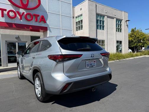 2021 Toyota Highlander Hybrid LE