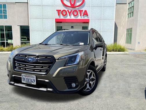 2024 Subaru Forester Premium