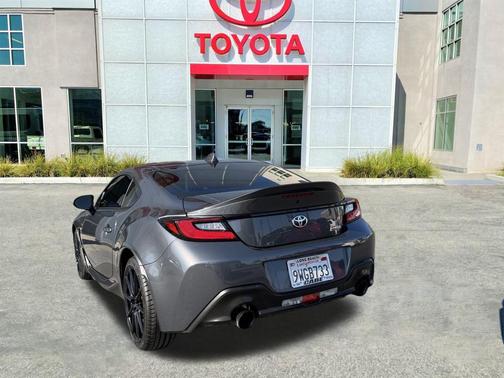 2025 Toyota GR86 Premium