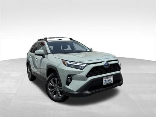 2022 Toyota RAV4 Hybrid XLE Premium