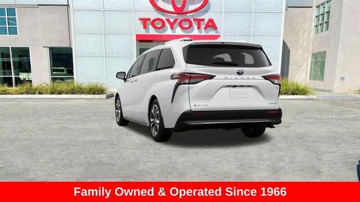 2025 Toyota Sienna Platinum 7 Passenger