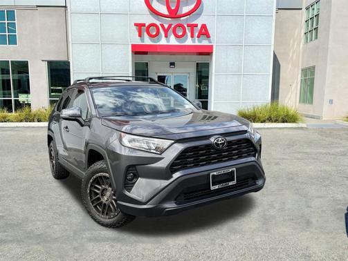 2020 Toyota RAV4 XLE