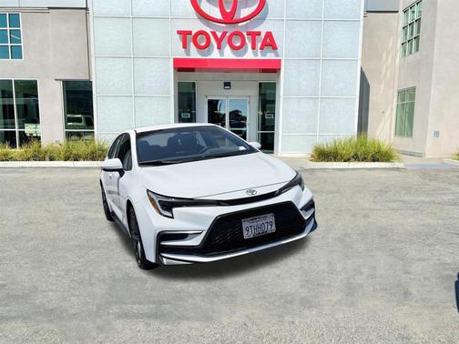Ice 2025 Toyota Corolla SE