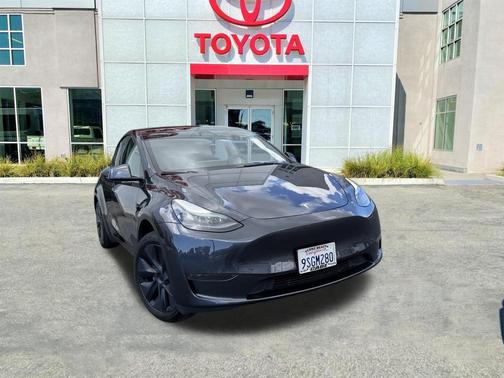 2025 Tesla Model Y Long Range Dual Motor Rear-Wheel Drive