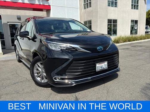 2021 Toyota Sienna XLE 8 Passenger