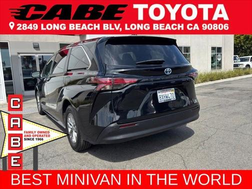 2021 Toyota Sienna XLE 8 Passenger