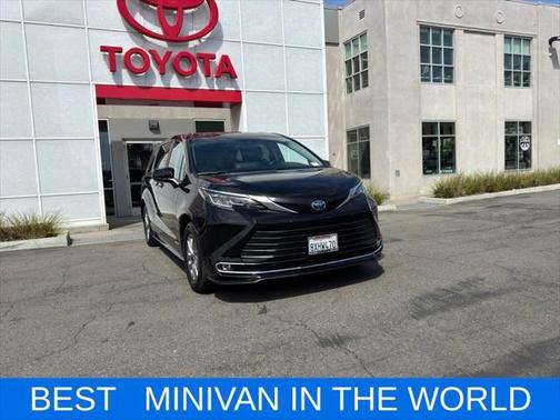 2021 Toyota Sienna XLE 8 Passenger