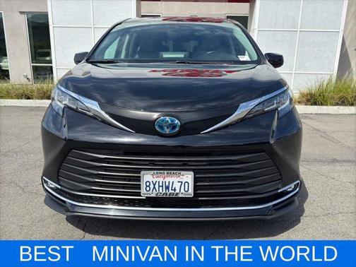 2021 Toyota Sienna XLE 8 Passenger