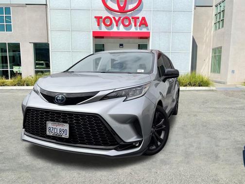 2022 Toyota Sienna XSE 7 Passenger