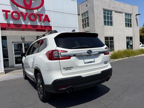Crystal White Pearl 2023 Subaru Ascent Limited 7-Passenger