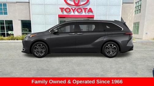 2025 Toyota Sienna Platinum