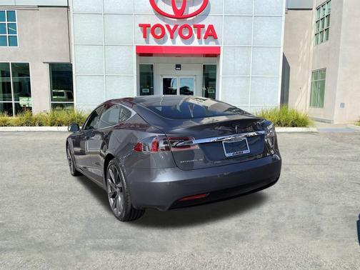 2018 Tesla Model S 75D