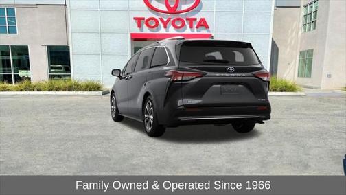 2025 Toyota Sienna Platinum 7 Passenger