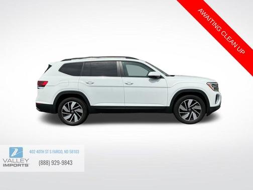 Pure White 2024 Volkswagen Atlas 2.0T SE