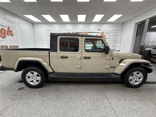 2020 Jeep Gladiator Sport