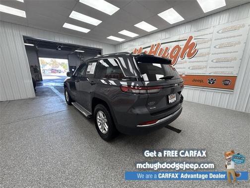 2022 Jeep Grand Cherokee Laredo