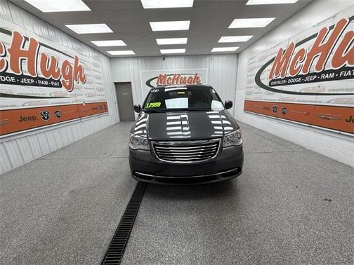 2016 Chrysler Town & Country Touring