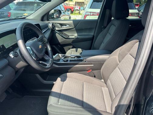 Mosaic Black Metallic 2026 Chevrolet Equinox 1LT