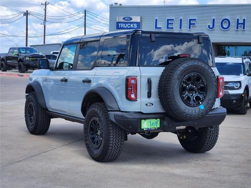 Avalanche Gray 2026 Ford Bronco Badlands