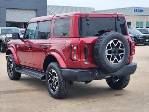 Ruby Red Metallic Tinted Clearcoat 2026 Ford Bronco Outer Banks