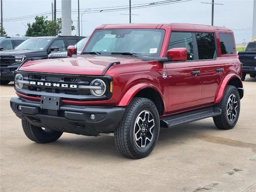 Ruby Red Metallic Tinted Clearcoat 2026 Ford Bronco Outer Banks