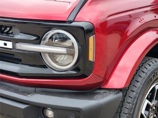 Ruby Red Metallic Tinted Clearcoat 2026 Ford Bronco Outer Banks