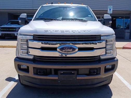 White Platinum Tri-Coat Metallic 2019 Ford F-350 King Ranch