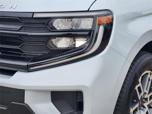 Space Silver 2026 Ford Expedition Active